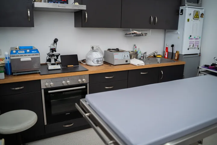 Diagnostik- und Laborgeräte im Behandlungsraum